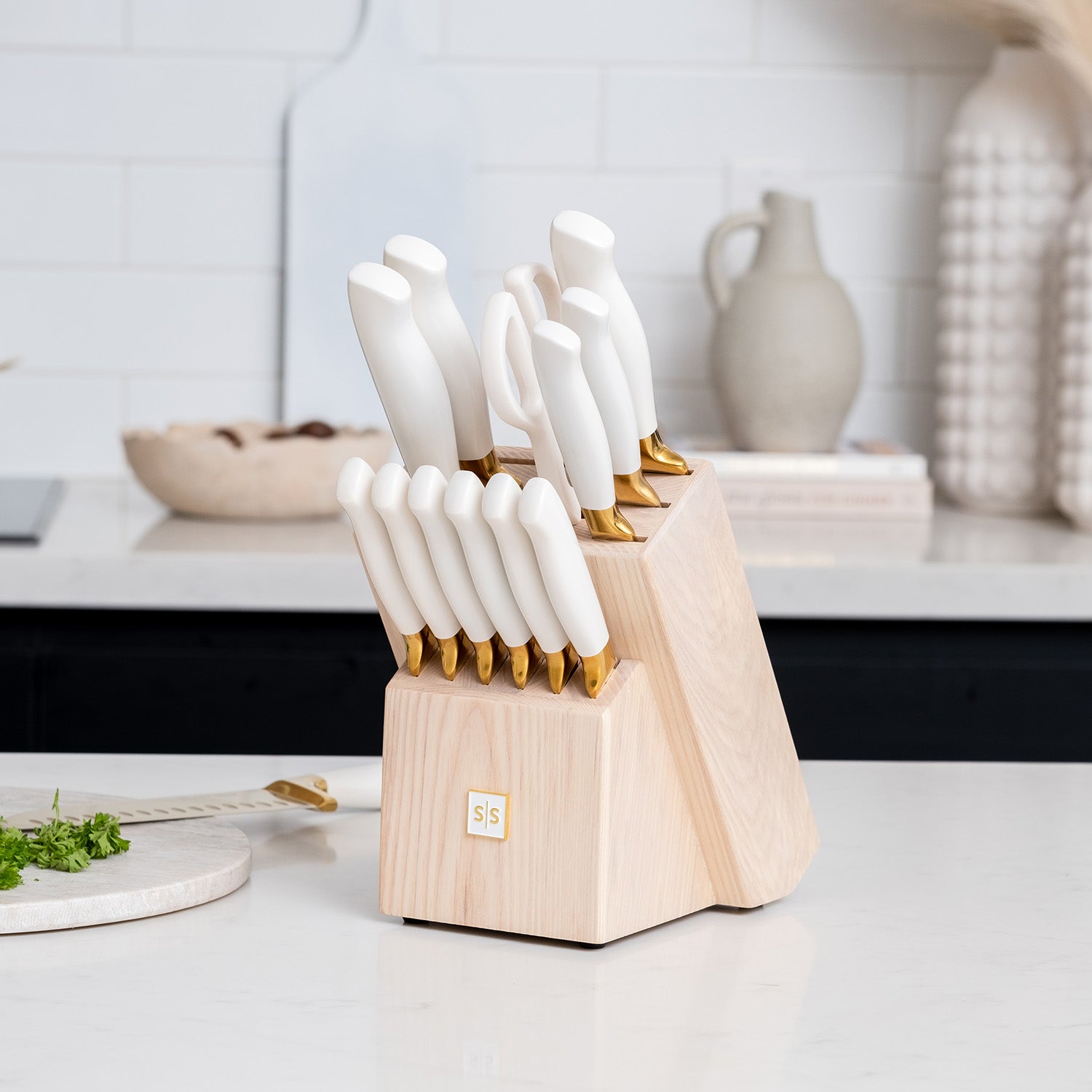White and Gold Knife Set with Ashwood Self-Sharpening Block - Styled Settings