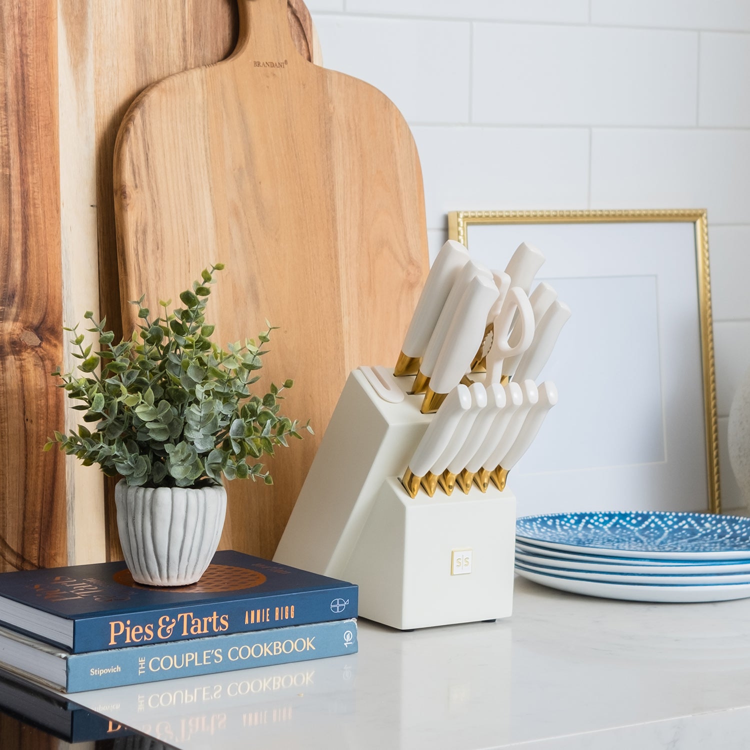 White and Gold Knife Set with White Self-Sharpening Block - Styled Settings